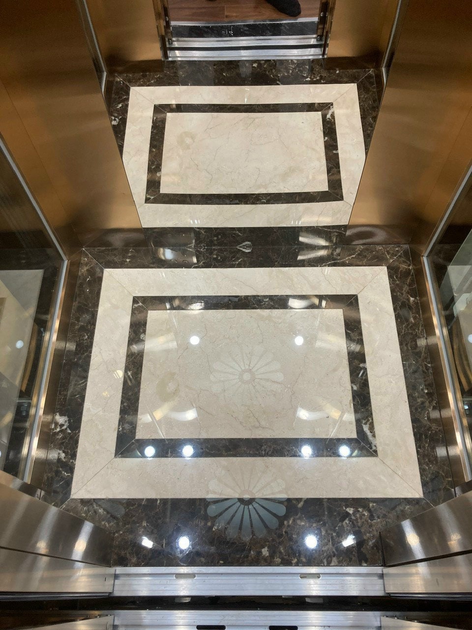  Thang Máy Kính Fuji Malaysia